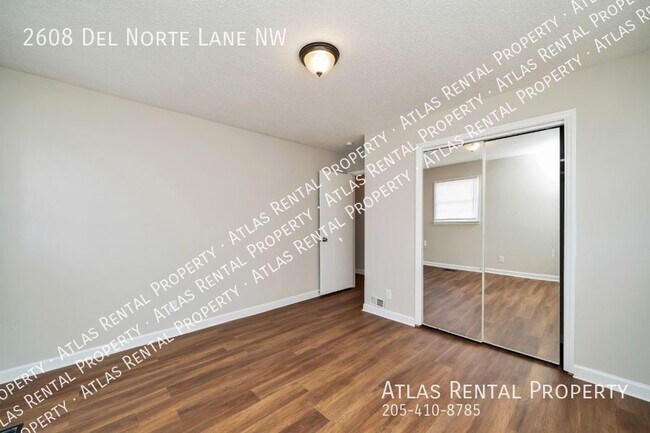 Building Photo - 2608 Del Norte Ln NW