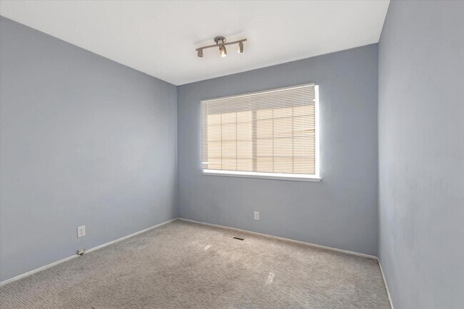 Building Photo - 40307 San Sebastian Pl