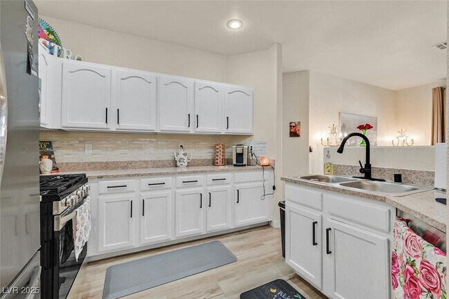 Building Photo - 8737 Red Brook Dr