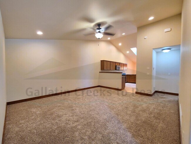 Building Photo - 895 Longbow Ln