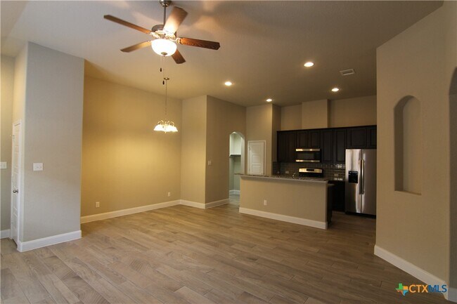 Building Photo - 1259 FM306