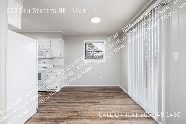 Building Photo - 622 5th St NE