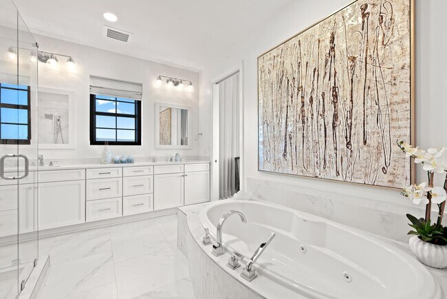 Building Photo - Costa Blanca Deluxe condominium
