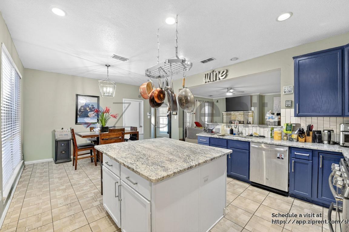 Building Photo - 6501 Amesbury Ln