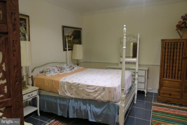 Building Photo - 3128-FURNISHED Prosperity Ave
