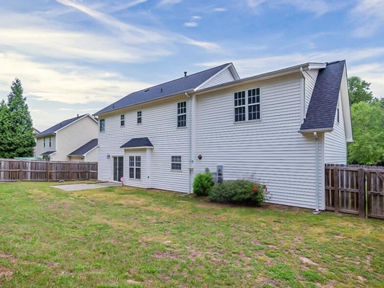 Building Photo - 1048 Wyndfall Dr