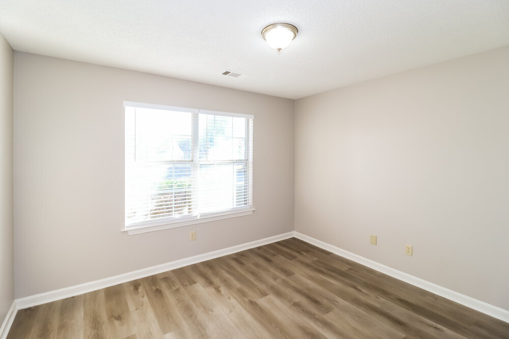 Building Photo - 180 Pine Ridge Ln