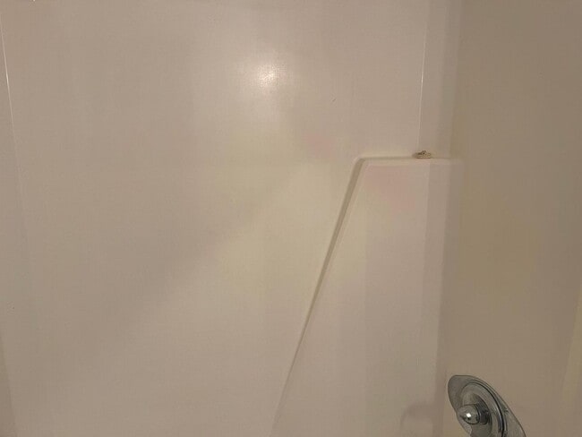 Building Photo - Modern 2-Bed, 1-Bath Oasis with Central Air and Gourmet Kitchen