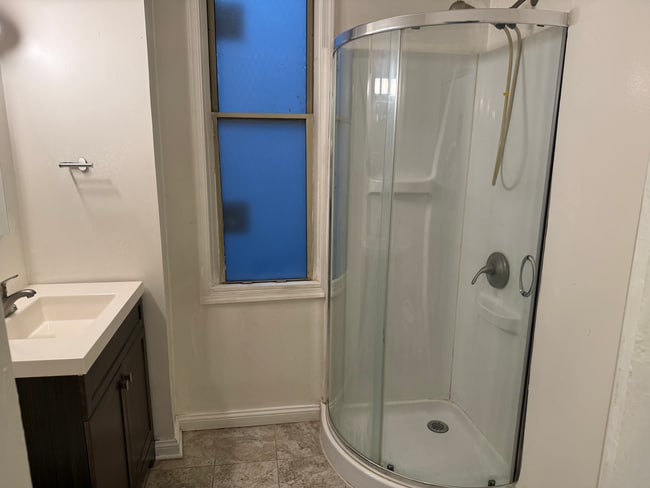 Building Photo - Cozy 1 Bedroom Studio Apartment in Charles Village Community
