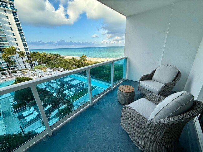 Building Photo - 2301 Collins Ave