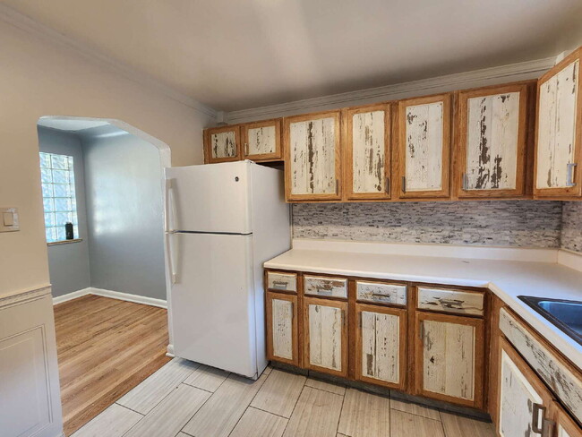 Building Photo - Charming 2 Bed 1 Bath in Park Hill!
