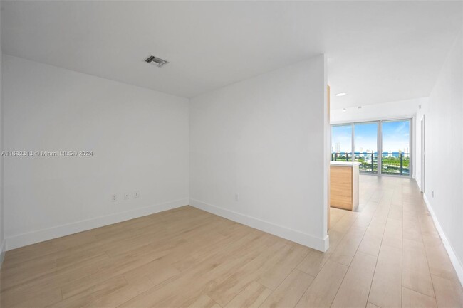 Building Photo - 16385 Biscayne Blvd