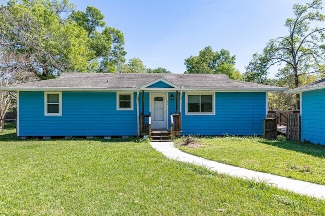 Building Photo - 314 Normagene St