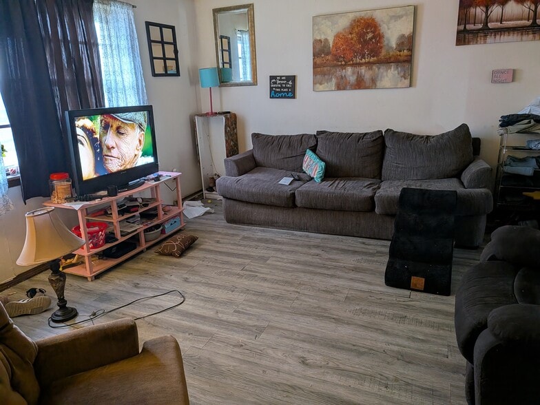 Building Photo - 1659 S Sonora Dr