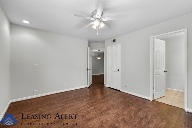 Building Photo - 26914 Rainbow Glen Dr