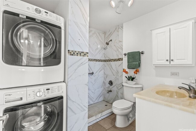 Building Photo - 2474 Kapiolani Blvd