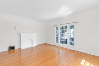 Building Photo - 366 N Sierra Bonita Ave