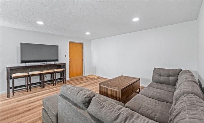 Building Photo - 120 S 38th Ave
