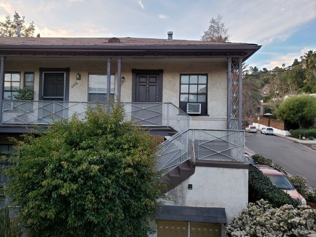 6846 Second Level - 6846 Camrose Dr