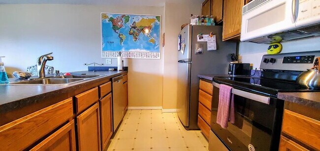 Building Photo - "Charming 1-Bedroom Oasis in the Heart of Jersey City – Your Perfect Urban Retreat!"