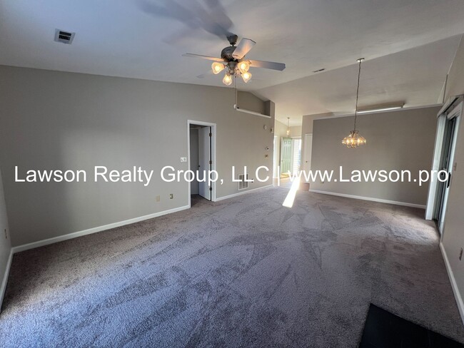 Building Photo - One Level Living in Convenient Roanoke Loc...