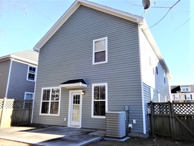 Building Photo - 126 Diploma Dr