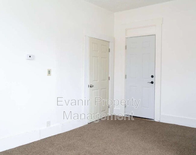 Building Photo - 409 Kitt St
