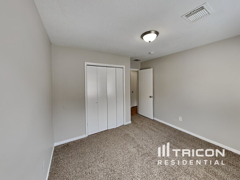 Building Photo - 21918 Willow Shade Ln