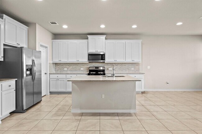 Building Photo - 1421 Itzel Bnd