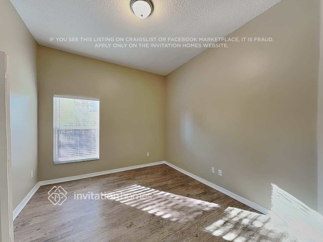 Building Photo - 1688 Sweetwater W Cir