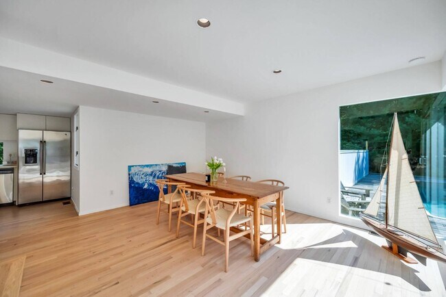 Building Photo - 3 Lynda Ln