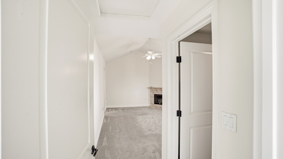 Building Photo - 10752 Hortense St