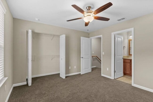Building Photo - 2243 Del Carmel Way