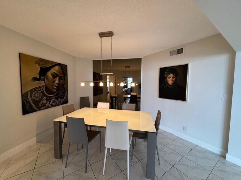 Building Photo - 1340 S Ocean Blvd