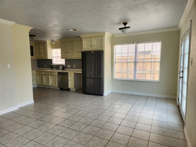 Building Photo - 13614 Repa Ln