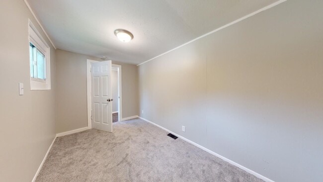 Building Photo - 4023 Valley Rd