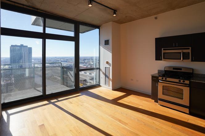 Building Photo - 235 W Van Buren St