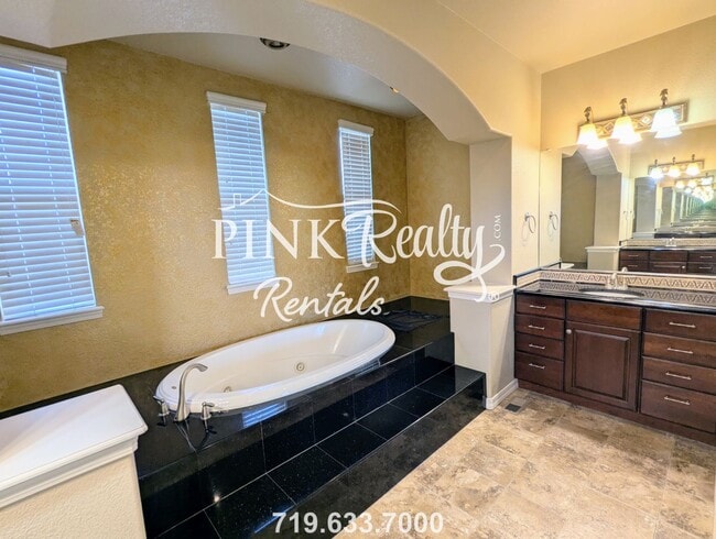 Building Photo - 7695 Wrangler Ridge Dr