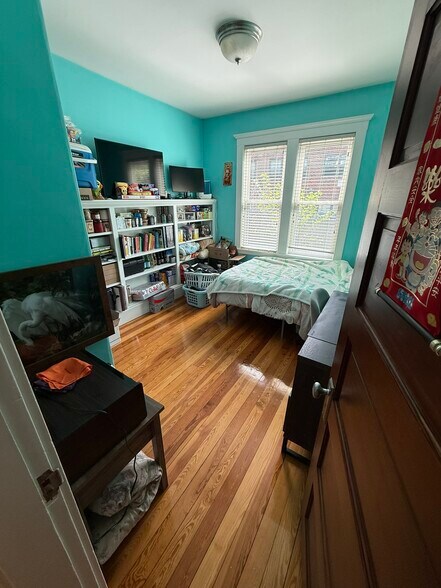 Second Bedroom - 85 Clifton St