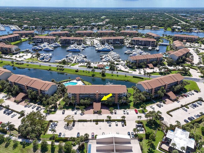 Building Photo - 601 Seafarer Cir