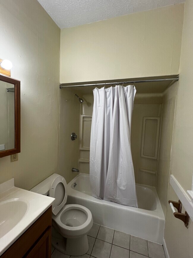 Building Photo - 295 Nahant Rd