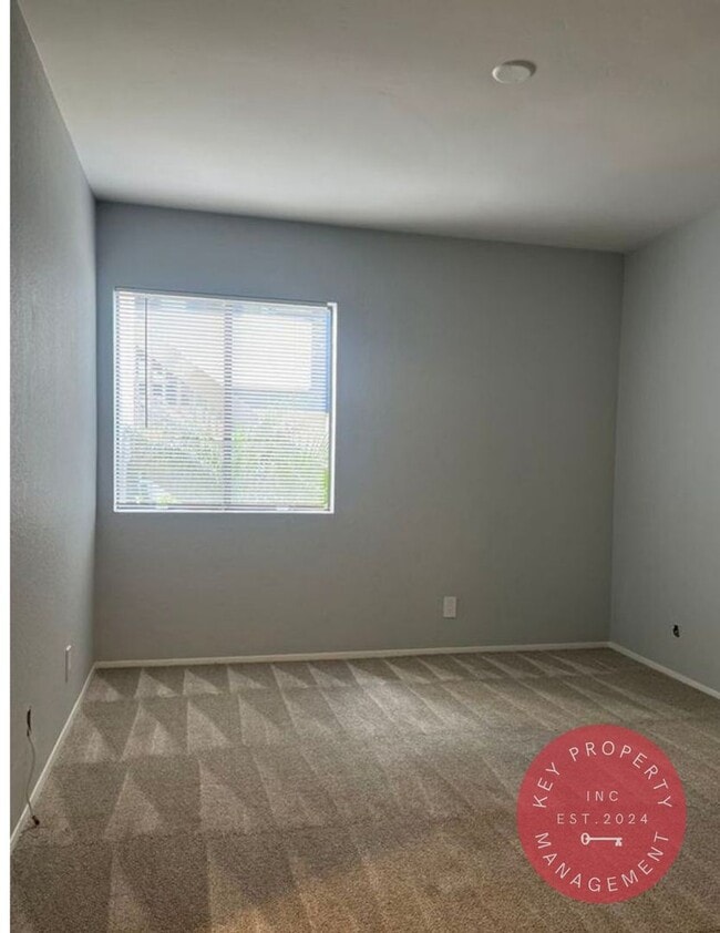 Building Photo - luxurious 3-story condo with stunning view...