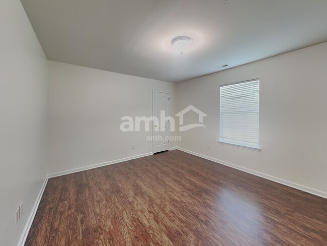 Building Photo - 6923 Babbling Brook Ln