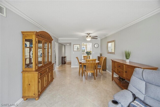 Building Photo - 1010 Manatee Rd