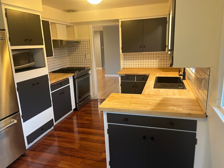 Building Photo - 419 Contra Costa Ave