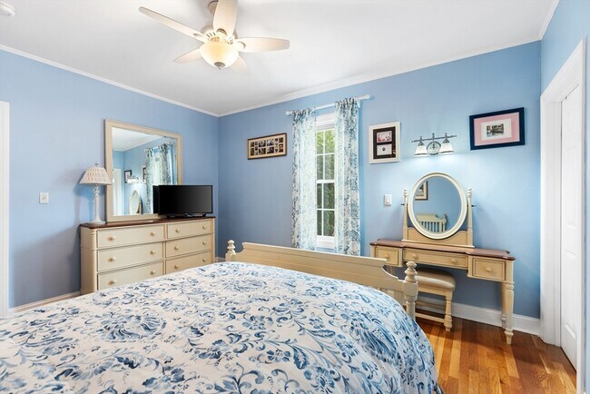 Building Photo - 46 Yale Ave