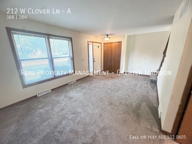 Building Photo - 212 W Clover Ln