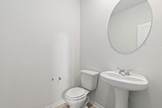 Building Photo - 5319 Rivers Edge Dr