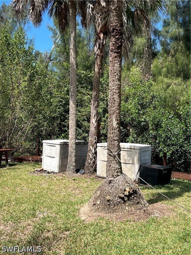Building Photo - 15075 Parkside Dr