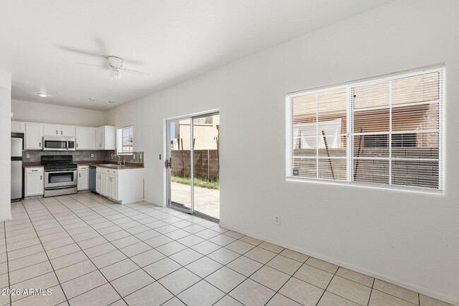 Building Photo - 1026 W Libra Dr